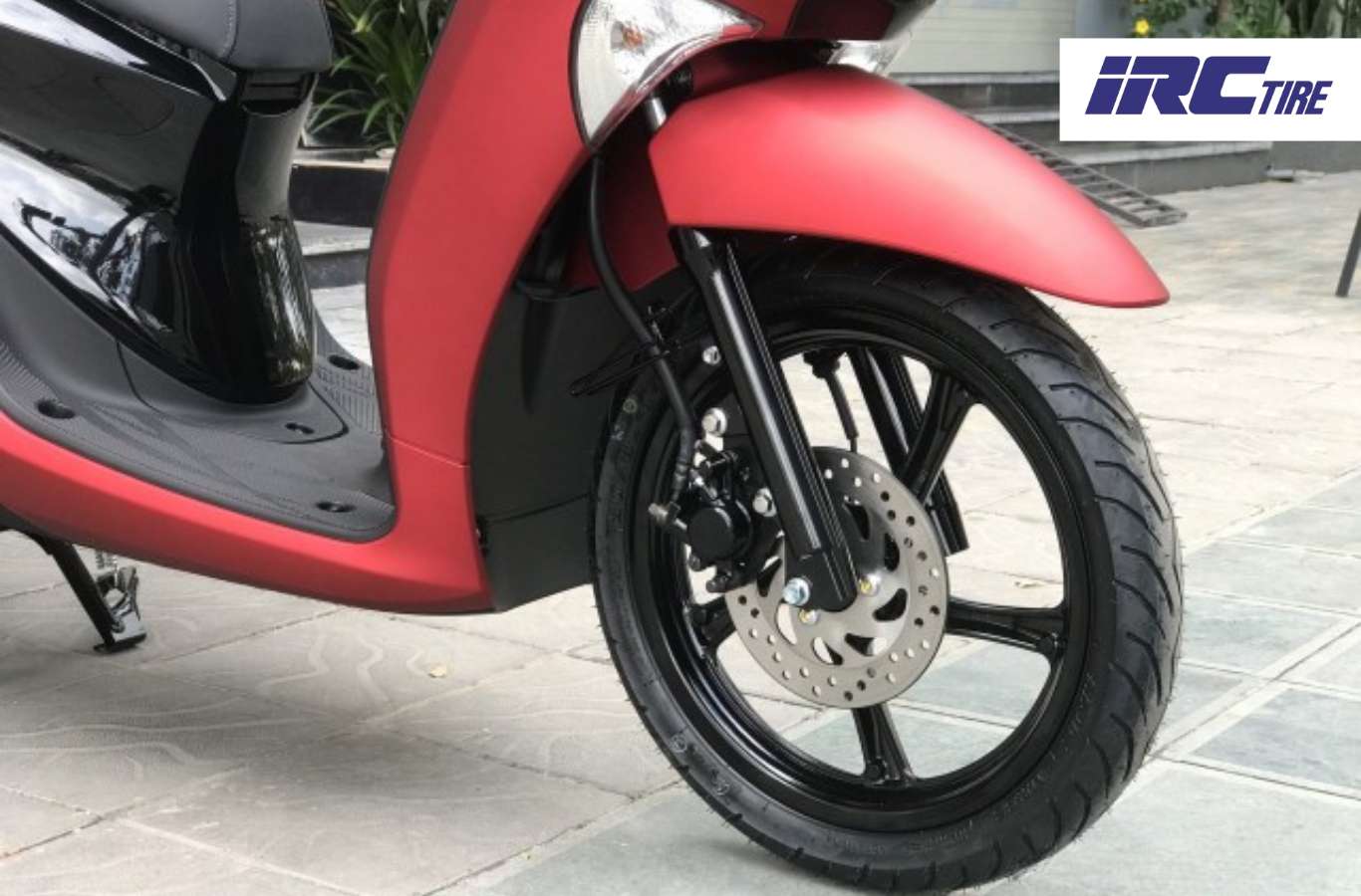 Xe Janus được trang bị cặp lốp có ruột