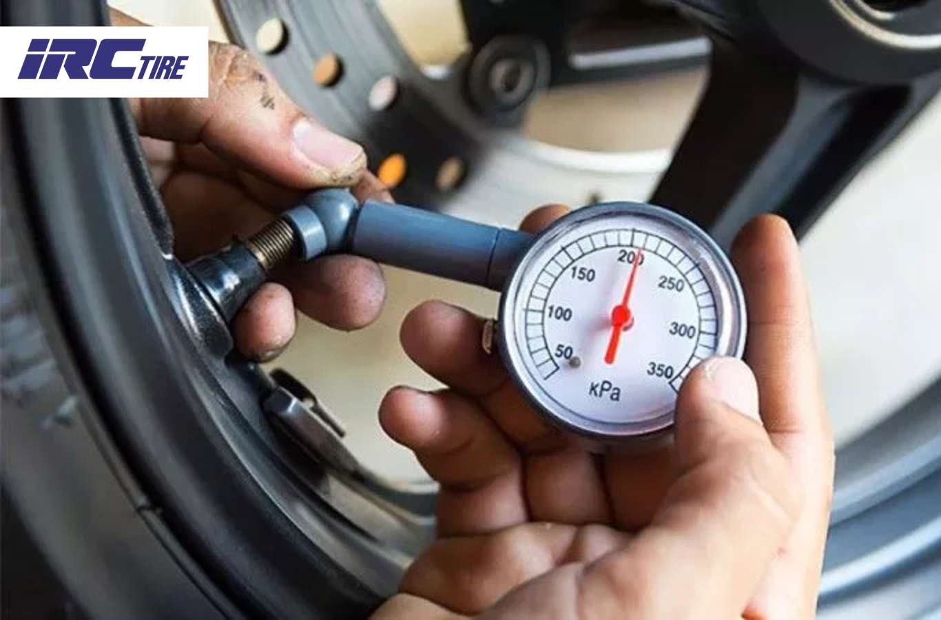 Áp suất lốp xe máy tiêu chuẩn