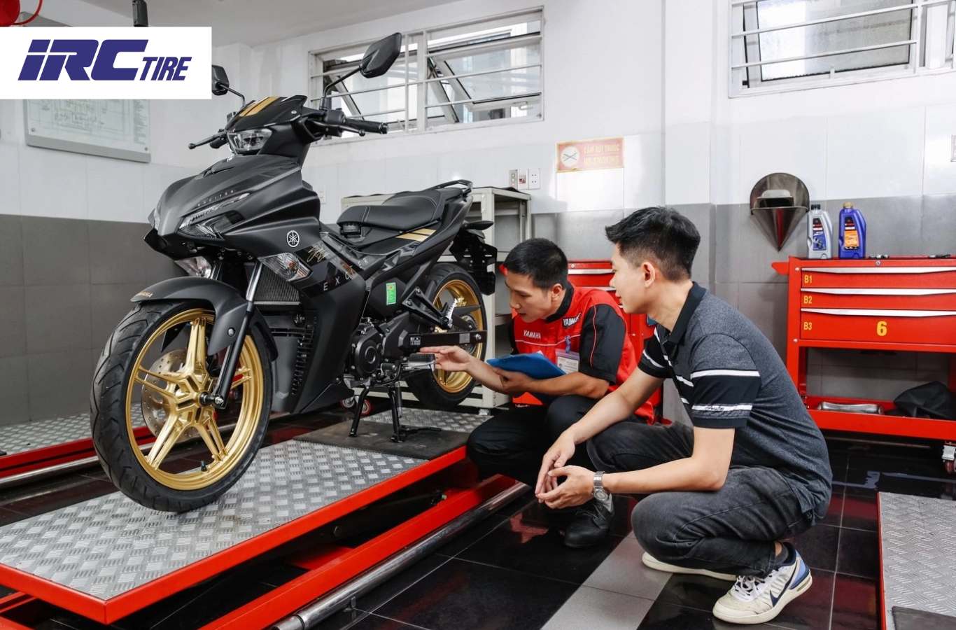 Bảo dưỡng xe định kỳ để kiểm tra tình trạng lốp