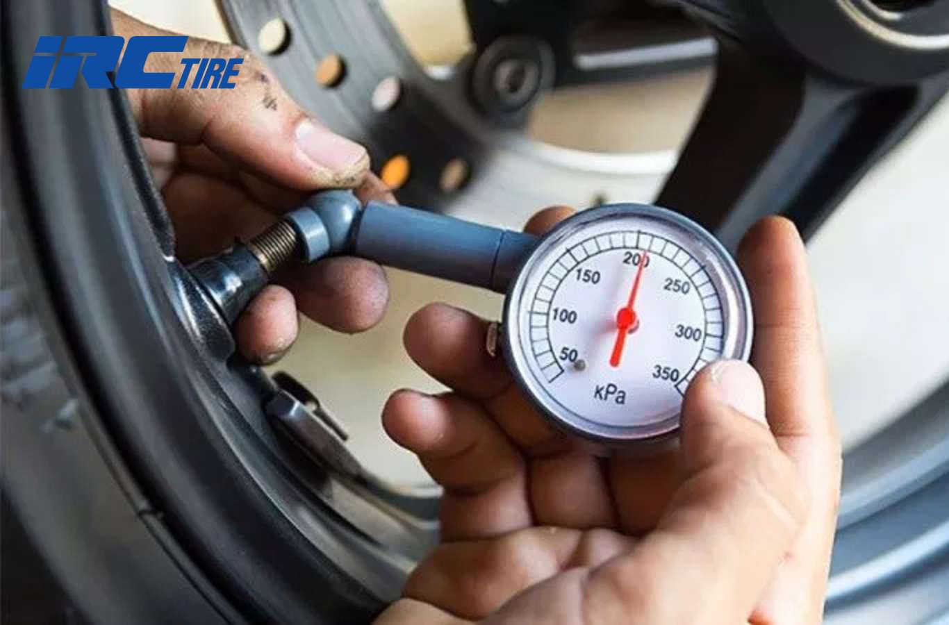 Áp suất lốp xe máy tiêu chuẩn
