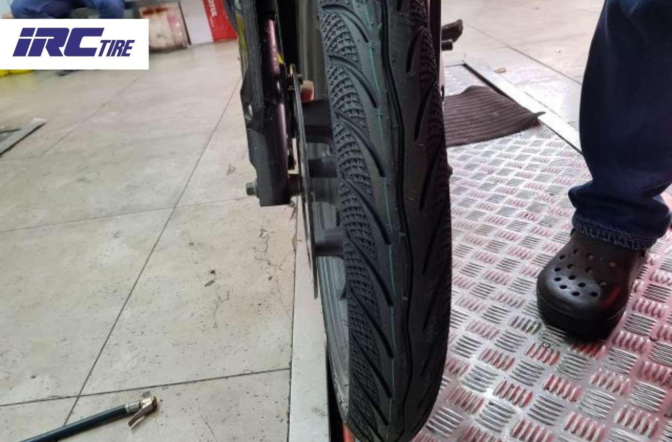 Hậu quả khi lắp lốp xe máy ngược chiều