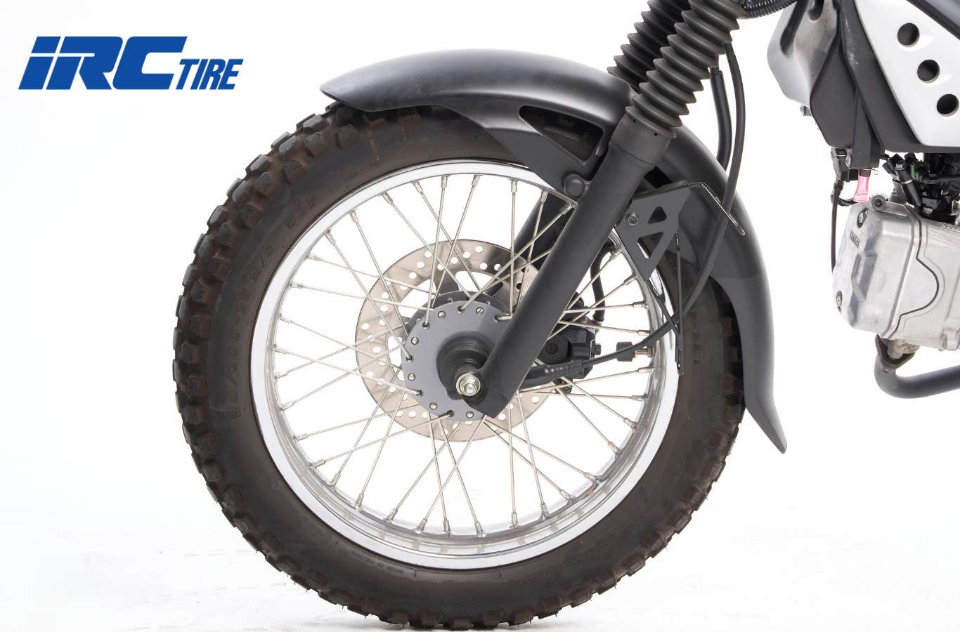 Nên bơm lốp xe máy ít nhất mỗi tháng một lần