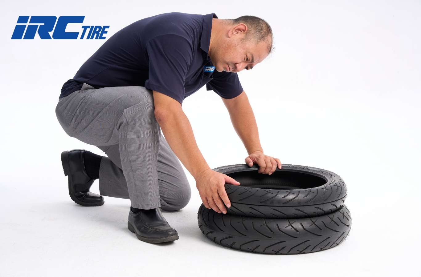 Thay lốp không săm cho xe Janus có được không?